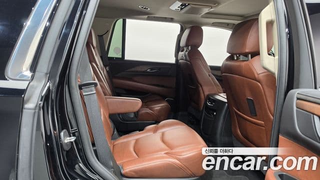 Cadillac Escalade 2018 — ფოტო 11/20