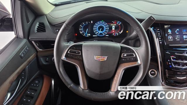 Cadillac Escalade 2018 — ფოტო 9/20