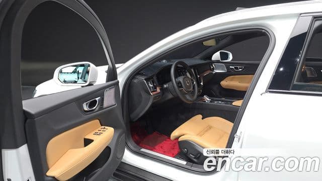 Volvo V60 Cross Country 2024 — Фото 10/20