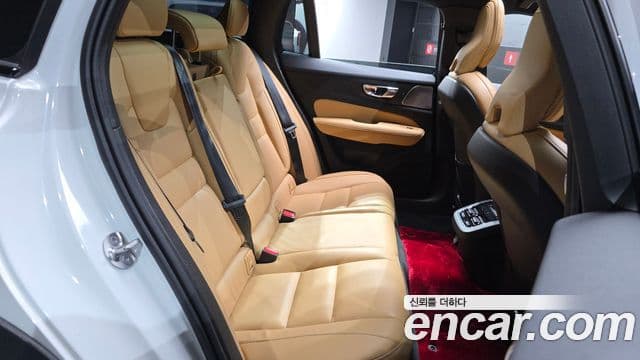 Volvo V60 Cross Country 2024 — Фото 11/20