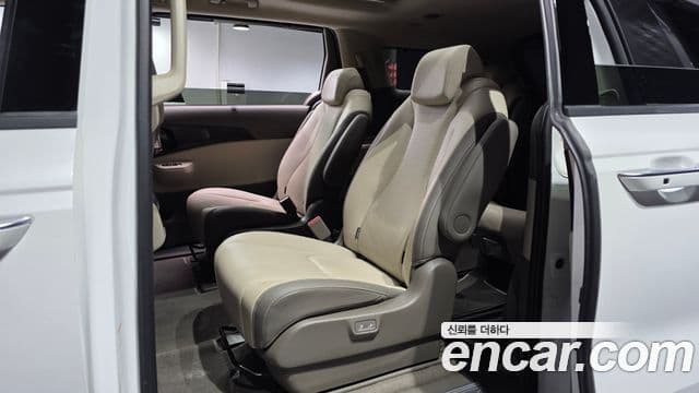Kia Carnival 2025 — Фото 12/20