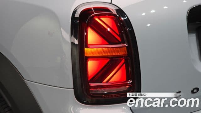 Mini Cooper Countryman 2022 — Şəkil 28/31