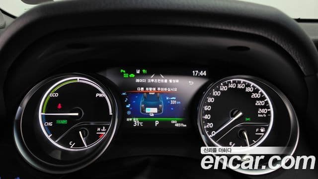 Toyota Camry 2021 — Photo 12/32