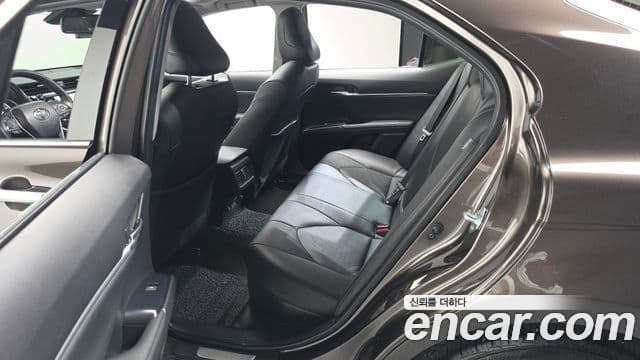 Toyota Camry 2021 — Photo 5/32