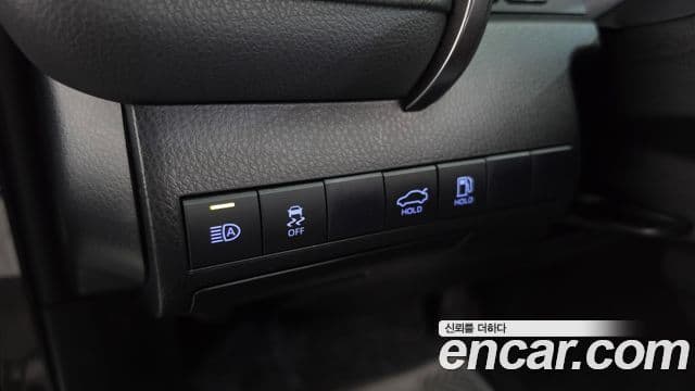 Toyota Camry 2021 — Photo 22/32
