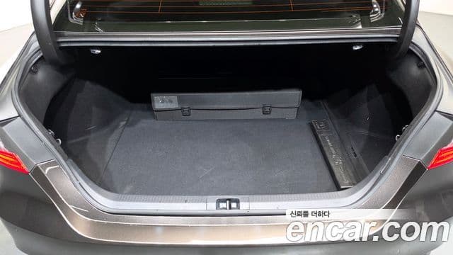 Toyota Camry 2021 — Photo 24/32