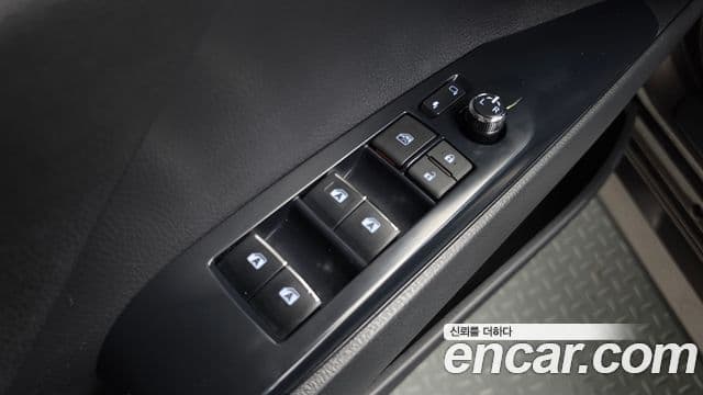 Toyota Camry 2021 — Photo 21/32