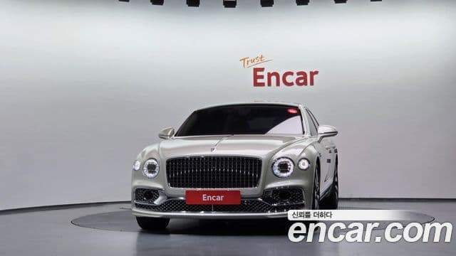 Bentley Flying Spur 2023 — Фото 2/20