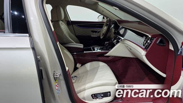 Bentley Flying Spur 2023 — Фото 10/20