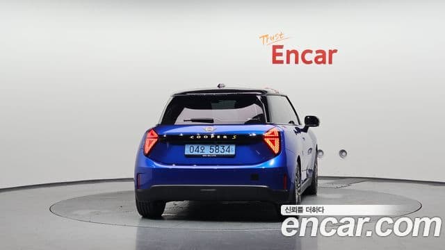 Mini Cooper Electric 2024 — Şəkil 12/33