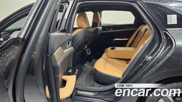 Kia K5 2023 — Şəkil 30/30