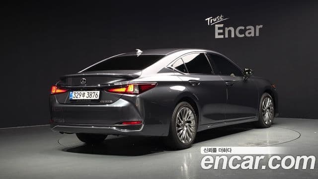 Lexus ES300h 2025 — Фото 2/20