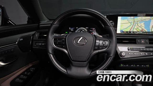 Lexus ES300h 2025 — Фото 13/20