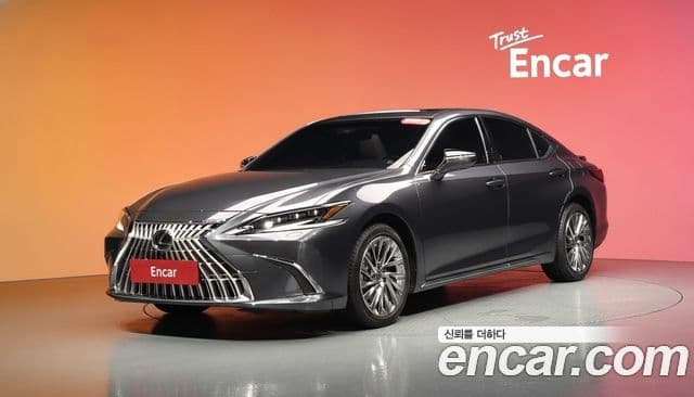 Lexus ES300h 2025 — Фото 1/20