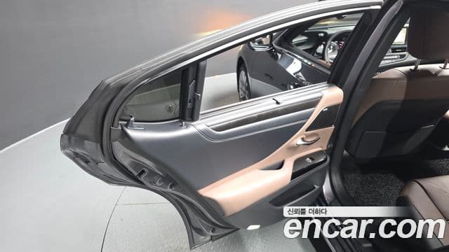 Lexus ES300h 2025 — Photo 20/46