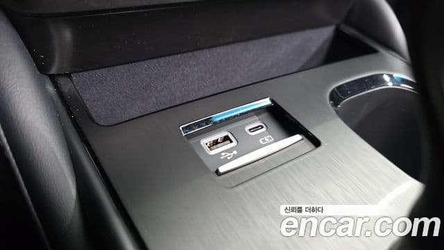 Lexus ES300h 2025 — Photo 27/46