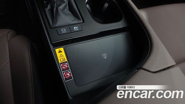 Lexus ES300h 2025 — Photo 43/46