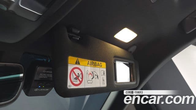 Lexus ES300h 2025 — Photo 38/46