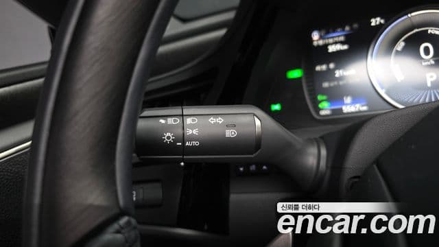 Lexus ES300h 2025 — Photo 36/46