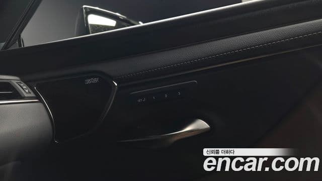 Lexus ES300h 2025 — Photo 16/46