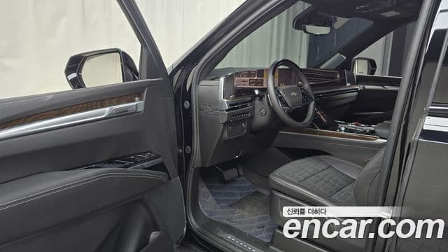 Cadillac Escalade 2025 — Фото 10/20