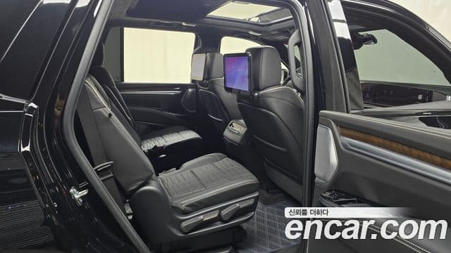 Cadillac Escalade 2025 — Фото 11/20