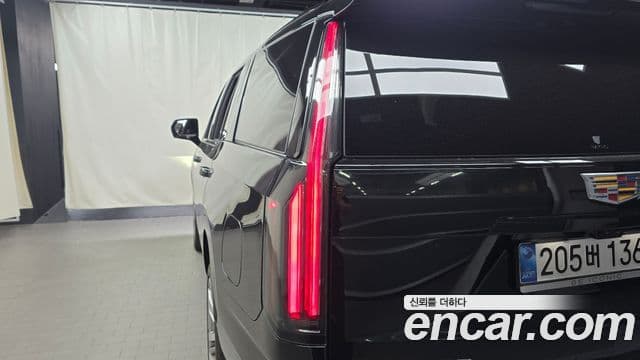 Cadillac Escalade 2025 — Photo 17/38