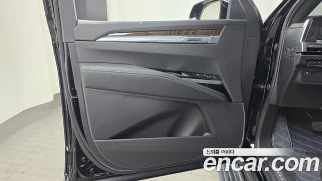 Cadillac Escalade 2025 — Photo 22/38