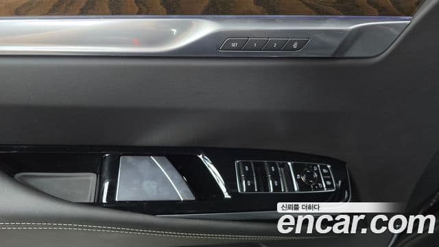 Cadillac Escalade 2025 — Photo 14/38