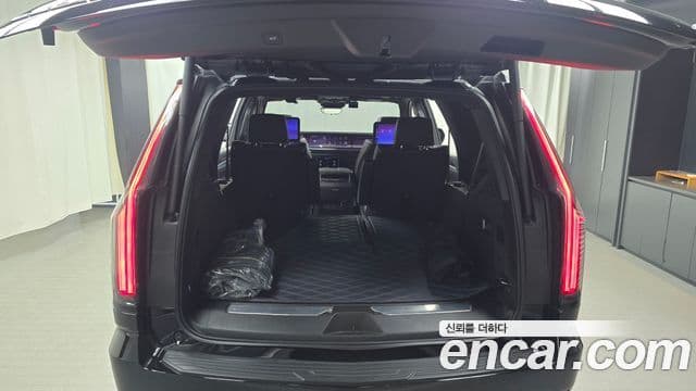 Cadillac Escalade 2025 — Photo 18/38