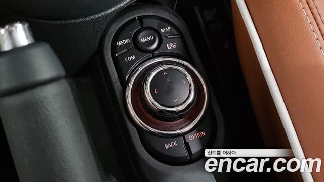 Mini Cooper S 2022 — Photo 4/36