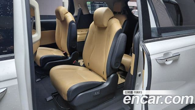 Kia Carnival 2022 — Фото 12/20