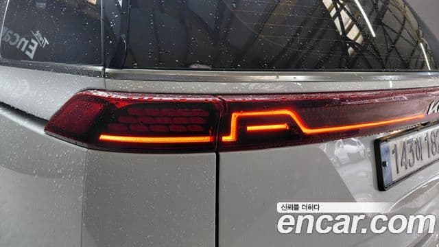 Kia Carnival 2022 — ფოტო 4/32
