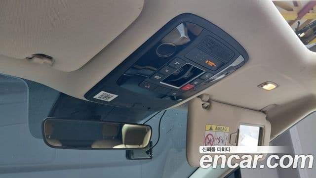 Kia Carnival 2022 — ფოტო 19/32