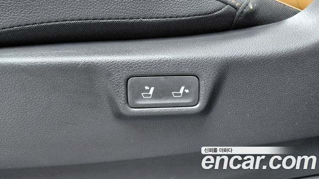 Kia Carnival 2022 — ფოტო 23/32