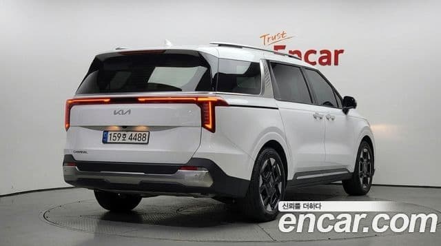 Kia Carnival 2024 — Фото 2/20