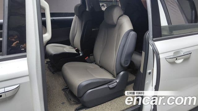 Kia Carnival 2024 — Фото 12/20