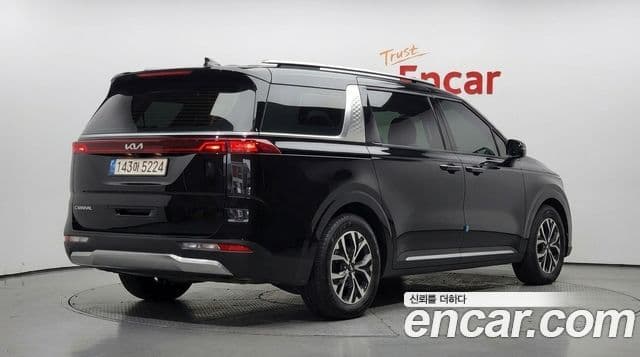 Kia Carnival 2023 — Фото 2/20