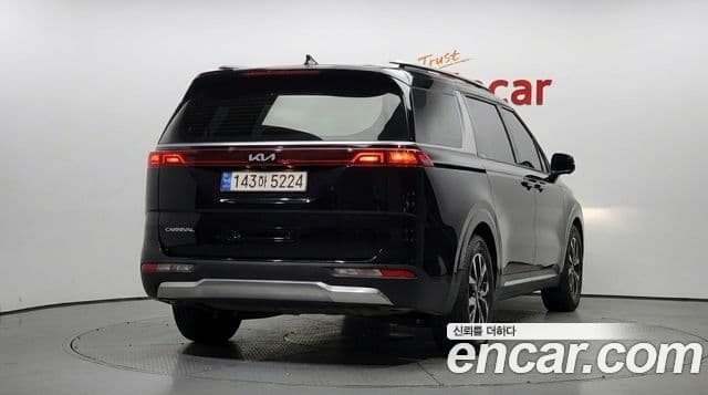 Kia Carnival 2023 — Фото 4/20