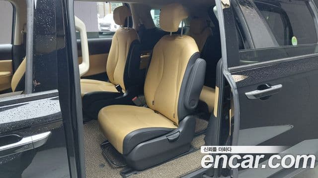 Kia Carnival 2023 — Фото 12/20