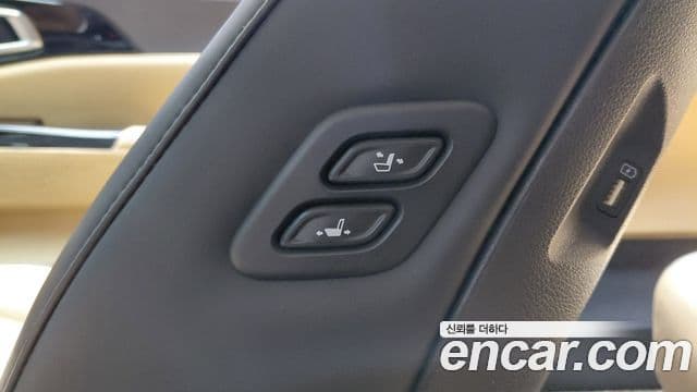 Kia Carnival 2023 — Фото 18/20