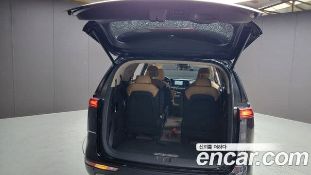 Kia Carnival 2023 — Фото 20/20