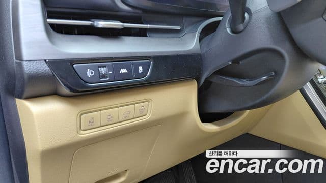 Kia Carnival 2023 — ფოტო 22/31