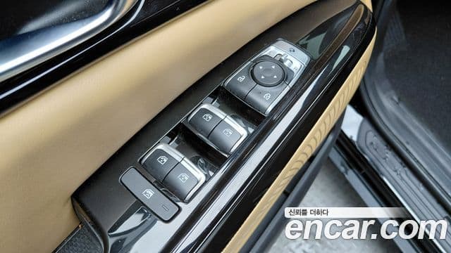 Kia Carnival 2023 — ფოტო 14/31