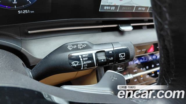 Kia Carnival 2023 — ფოტო 20/31