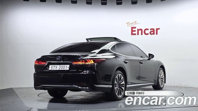 Lexus LS500h 2018 — Şəkil 2/20