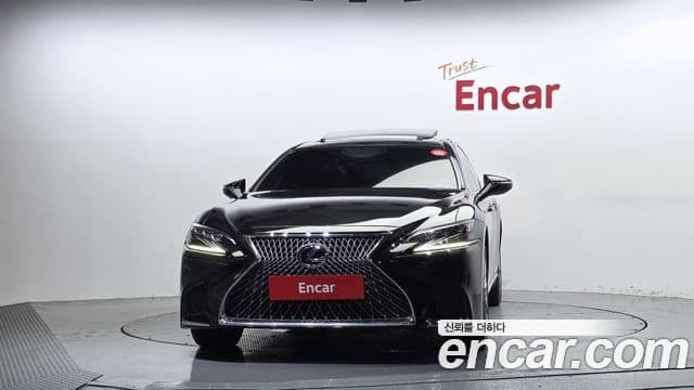 Lexus LS500h 2018 — Şəkil 9/20
