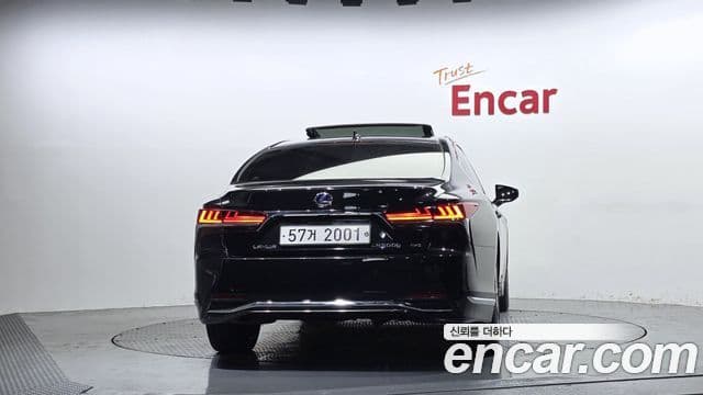 Lexus LS500h 2018 — Şəkil 17/20
