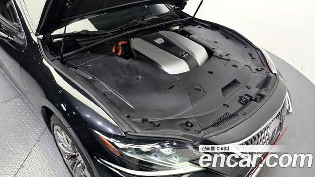 Lexus LS500h 2018 — Şəkil 19/20