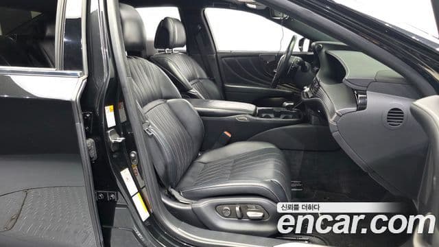 Lexus LS500h 2018 — Şəkil 14/20